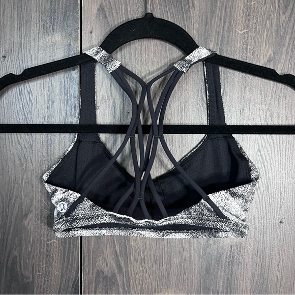 -💙2/$40💙 Lululemon Athletica Printed Strappy Sports Bra Size Small/2 - Picture 10 of 15